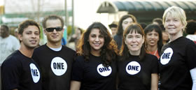 One volunteers at Oakland rally for Barack Obama